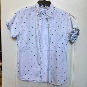 Men’s button-down short sleeve shirt